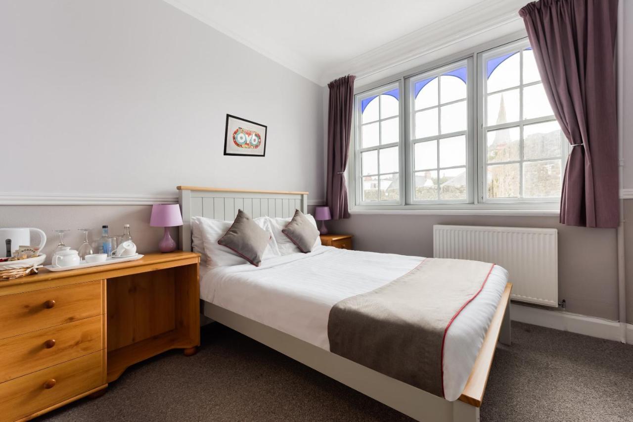 Oyo Timothy'S Hotell Tenby Eksteriør bilde