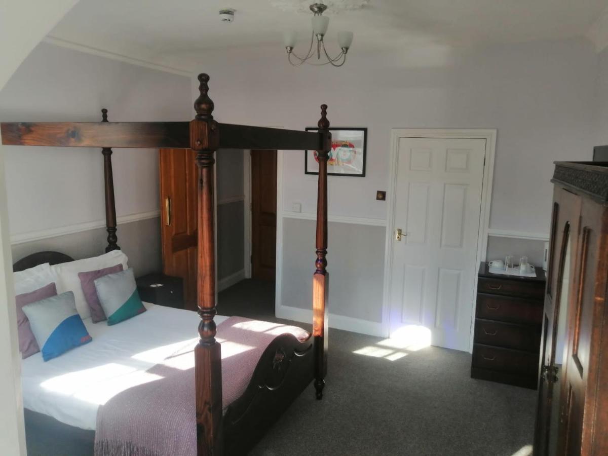 Oyo Timothy'S Hotell Tenby Eksteriør bilde