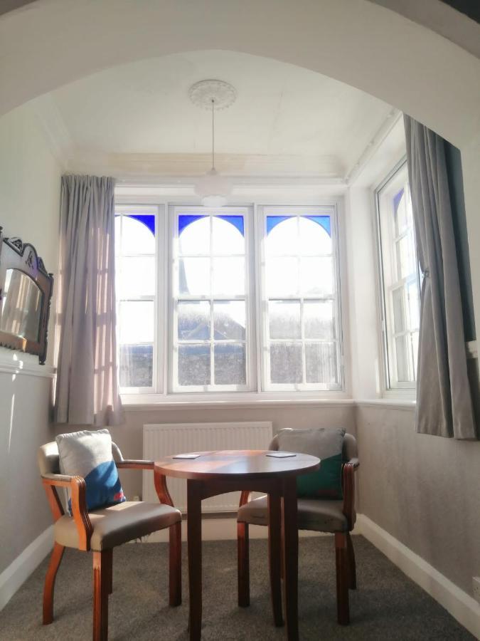 Oyo Timothy'S Hotell Tenby Eksteriør bilde