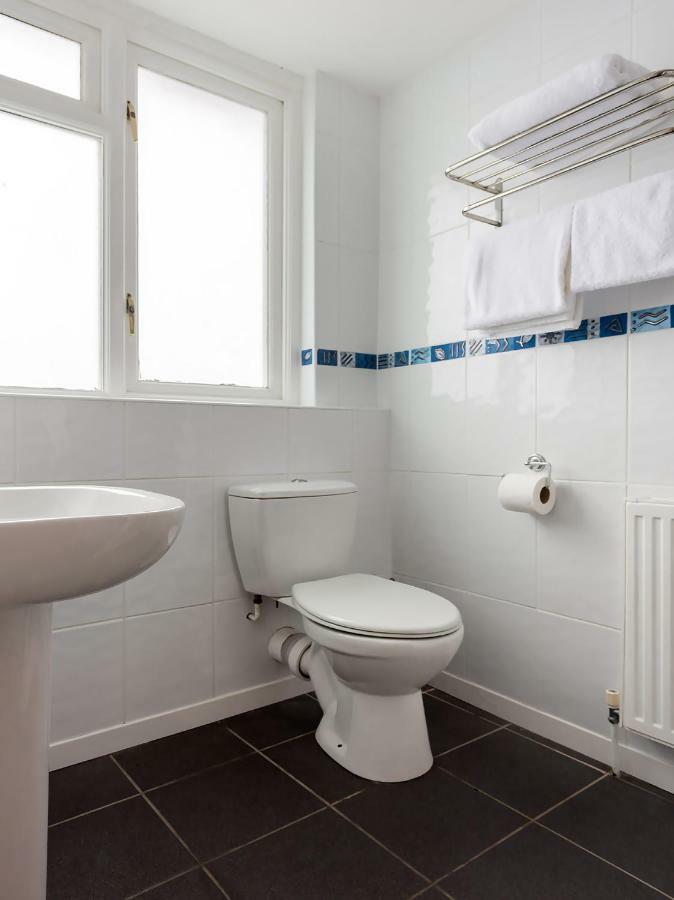Oyo Timothy'S Hotell Tenby Eksteriør bilde